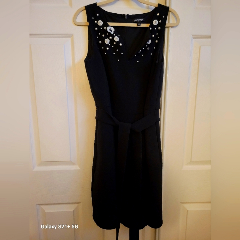 Roz&Ali black drees top white flower